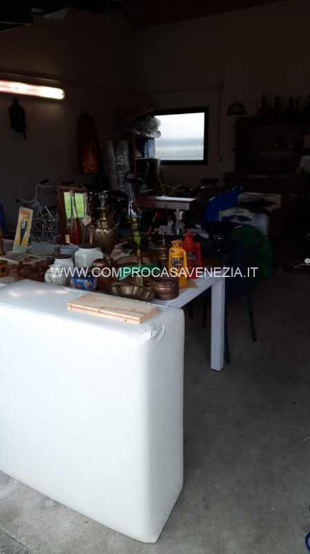 Proponiamo in zona Fagarè generoso rustico su 2 livelli in stato consevato che poggia su ben 6000...