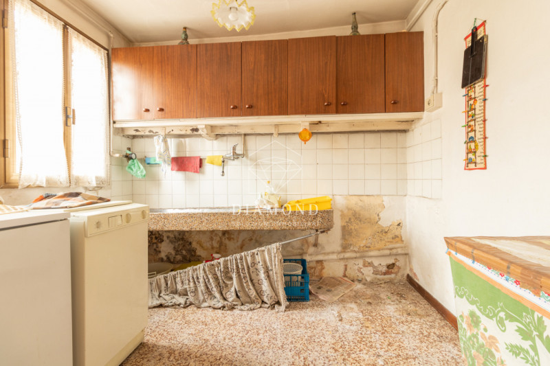 Possagno: casale tipico della zona, di notevole dimensioni, che si presta benissimo ad essere tra...