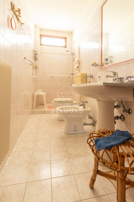 Possagno: casale tipico della zona, di notevole dimensioni, che si presta benissimo ad essere tra...