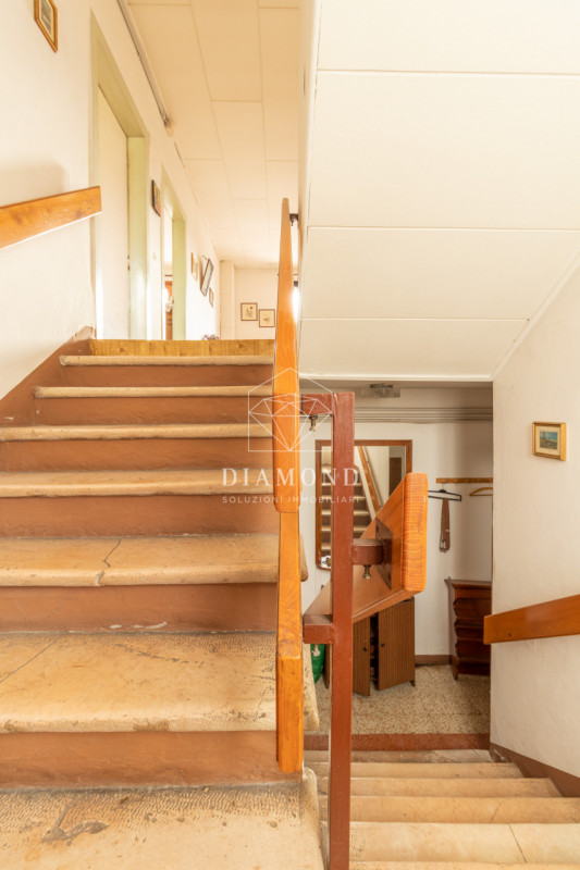 Possagno: casale tipico della zona, di notevole dimensioni, che si presta benissimo ad essere tra...