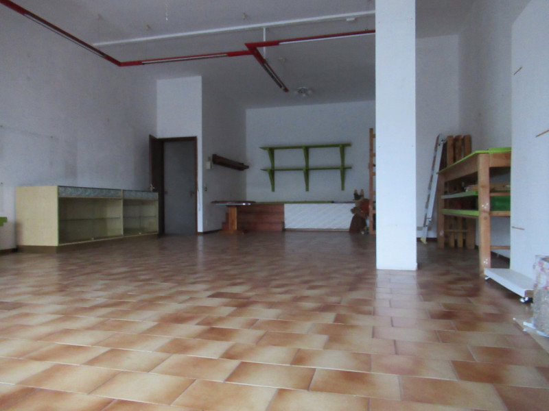 Per informazioni: 335/8345159. A Ponte della Priula (TV), lungo strada di forte passaggio, propon...