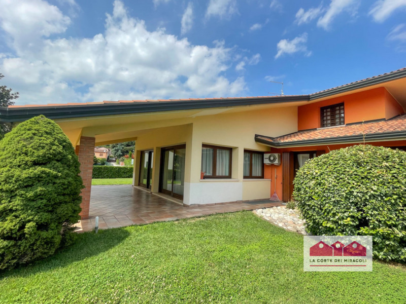 MONTECCHIO MAGGIORE: IN PIACEVOLISSIMO CONTESTO RESIDENZIALE INTERNO, PROPONIAMO UNA SPLENDIDA PO...