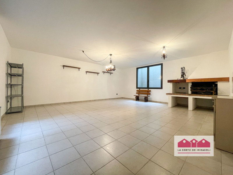 MONTECCHIO MAGGIORE: IN PIACEVOLISSIMO CONTESTO RESIDENZIALE INTERNO, PROPONIAMO UNA SPLENDIDA PO...