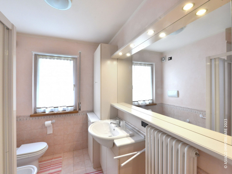 Asiago Immobiliare vi propone in esclusiva questa soluzione, ideale per le vostre vacanze in mont...