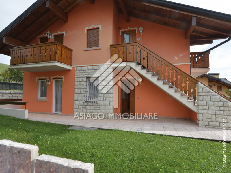 Asiago Immobiliare vi propone in esclusiva questa soluzione, ideale per le vostre vacanze in mont...