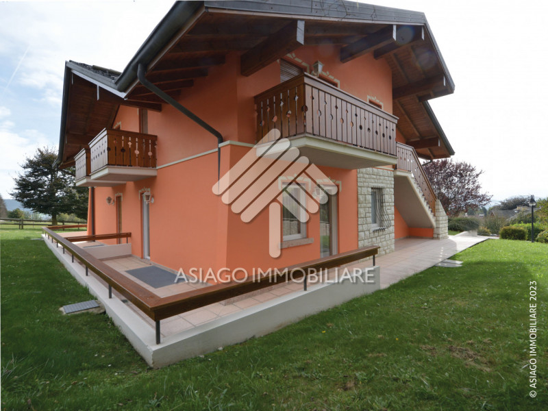 Asiago Immobiliare vi propone in esclusiva questa soluzione, ideale per le vostre vacanze in mont...