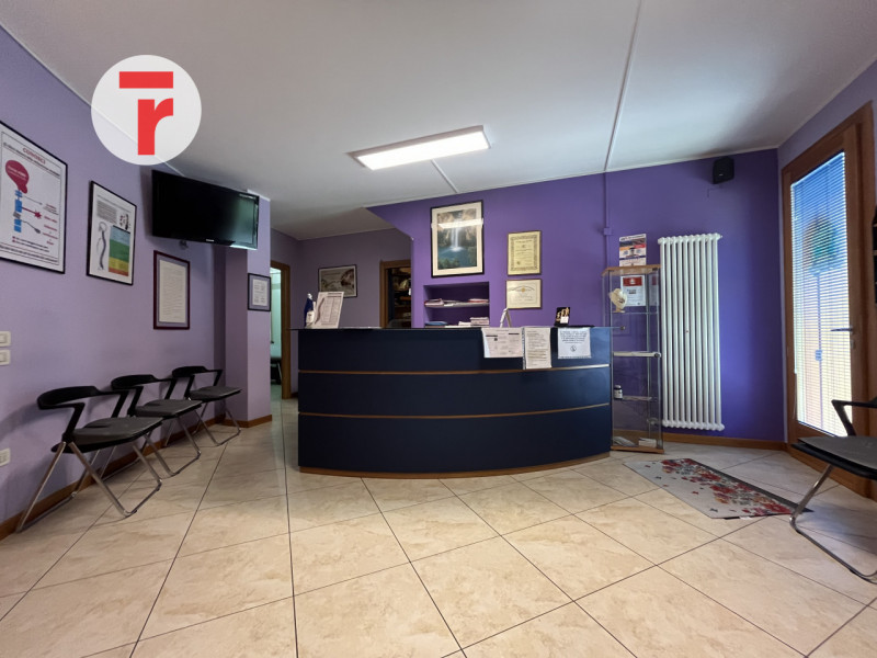 Nel cuore del quartiere di Altichiero, all’interno di un tranquillo residence condominiale ben cu...