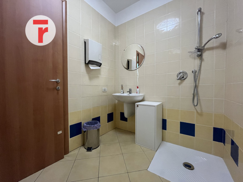 Nel cuore del quartiere di Altichiero, all’interno di un tranquillo residence condominiale ben cu...