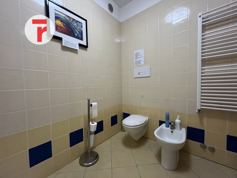 Nel cuore del quartiere di Altichiero, all’interno di un tranquillo residence condominiale ben cu...