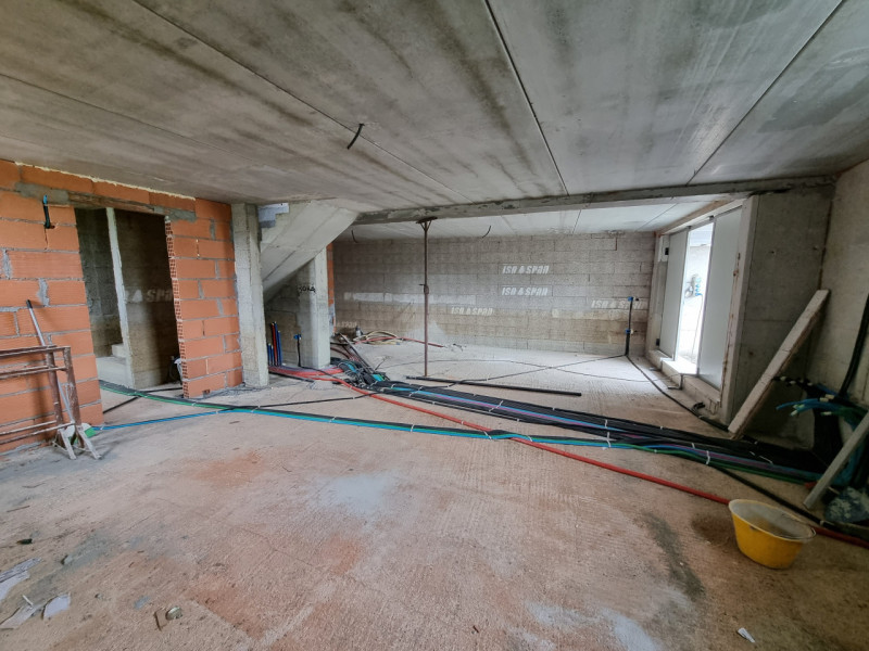 Sita in quartiere residenziale a circa mt.300 dalla Piazza principale di Vo', proponiamo in Vendi...