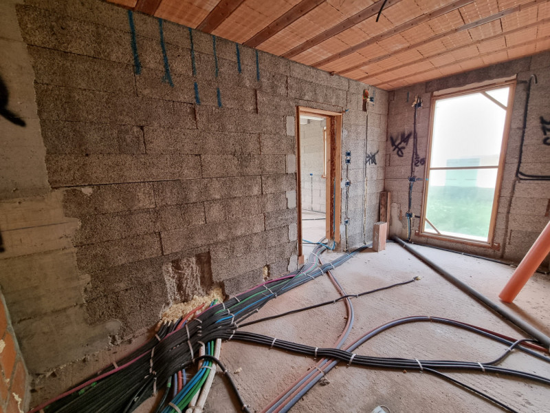 Sita in quartiere residenziale a circa mt.300 dalla Piazza principale di Vo', proponiamo in Vendi...