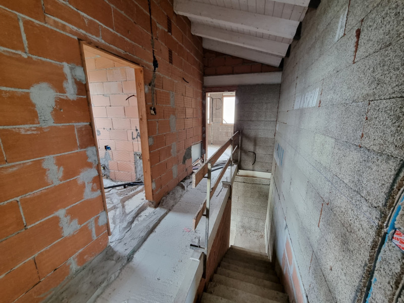 Sita in quartiere residenziale a circa mt.300 dalla Piazza principale di Vo', proponiamo in Vendi...