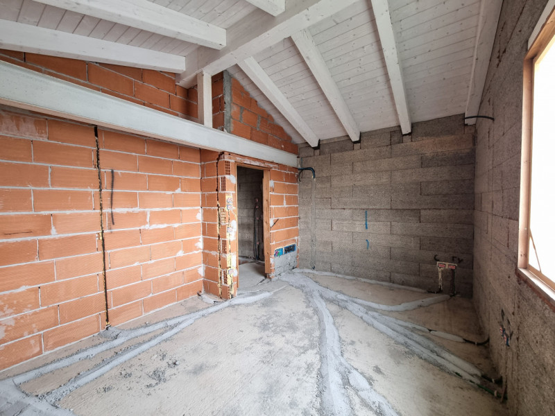 Sita in quartiere residenziale a circa mt.300 dalla Piazza principale di Vo', proponiamo in Vendi...