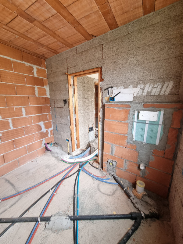 Sita in quartiere residenziale a circa mt.300 dalla Piazza principale di Vo', proponiamo in Vendi...