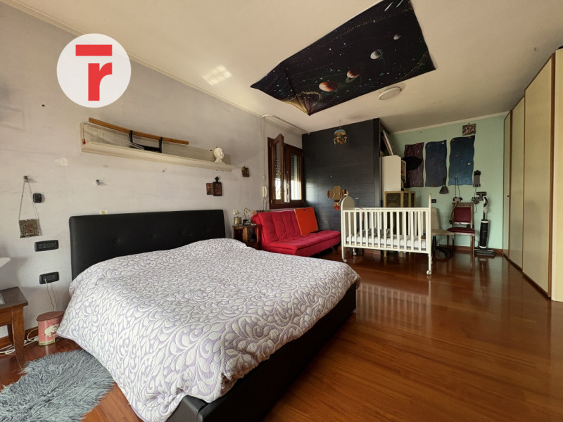 Nel quartiere Sacro Cuore, che si distingue per la posizione strategica rispetto alla città di Pa...