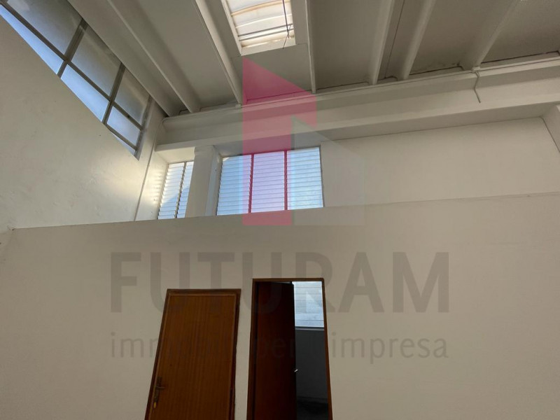 MARANO VICENTINO  RIF. 4MAT   PER INFO 3403358378 

Si affitta capannone artigianale di 380mq 
- ...