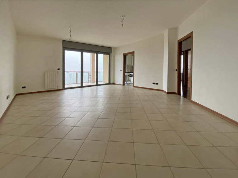 Seregno Affitto Appartamento trilocale