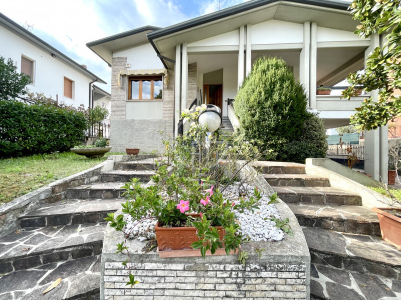 Desenzano del Garda Vendita Villa