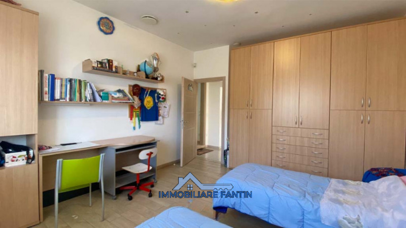 Preganziol. Codice RV3. Inserita in un contesto tranquillo e ben curato, proponiamo casa singola ...