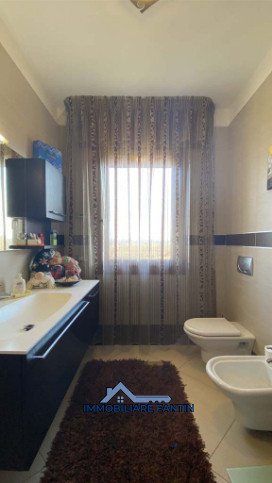 Preganziol. Codice RV3. Inserita in un contesto tranquillo e ben curato, proponiamo casa singola ...