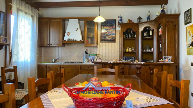 Preganziol. Codice RV3. Inserita in un contesto tranquillo e ben curato, proponiamo casa singola ...