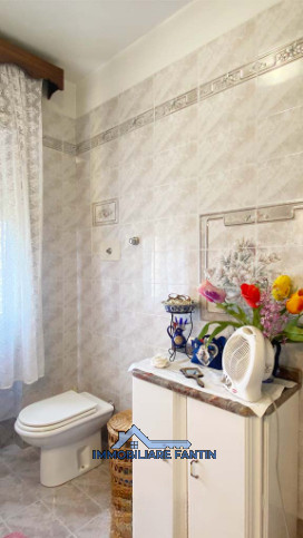 Preganziol. Codice RV3. Inserita in un contesto tranquillo e ben curato, proponiamo casa singola ...