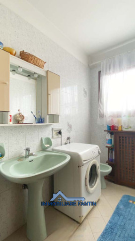 Preganziol. Codice RV3. Inserita in un contesto tranquillo e ben curato, proponiamo casa singola ...