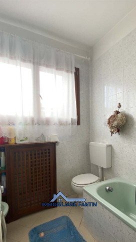 Preganziol. Codice RV3. Inserita in un contesto tranquillo e ben curato, proponiamo casa singola ...