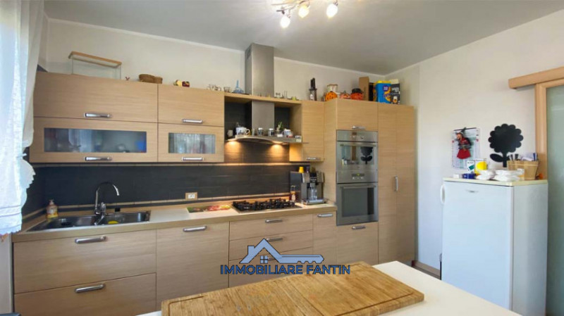 Preganziol. Codice RV3. Inserita in un contesto tranquillo e ben curato, proponiamo casa singola ...