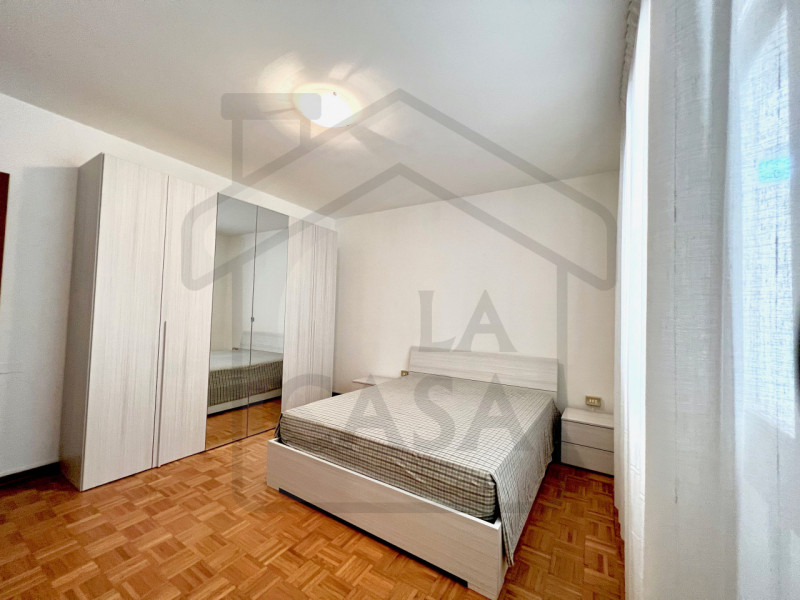 MONTEGROTTO TERME - Luminoso appartamento trilocale in centro situato al primo piano di un piacev...