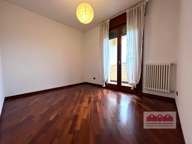 DISPONIBILE DA META' DICEMBRE - PORTA SANTA CROCE: PIANO TERZO, 100 MQ. DISPOSTI SU UNICO LIVELLO...