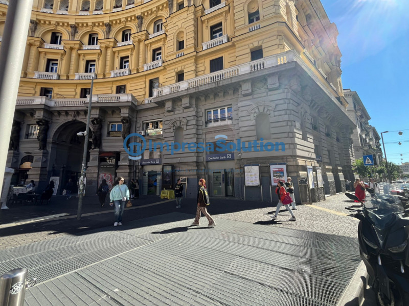 Napoli Affitto Negozio