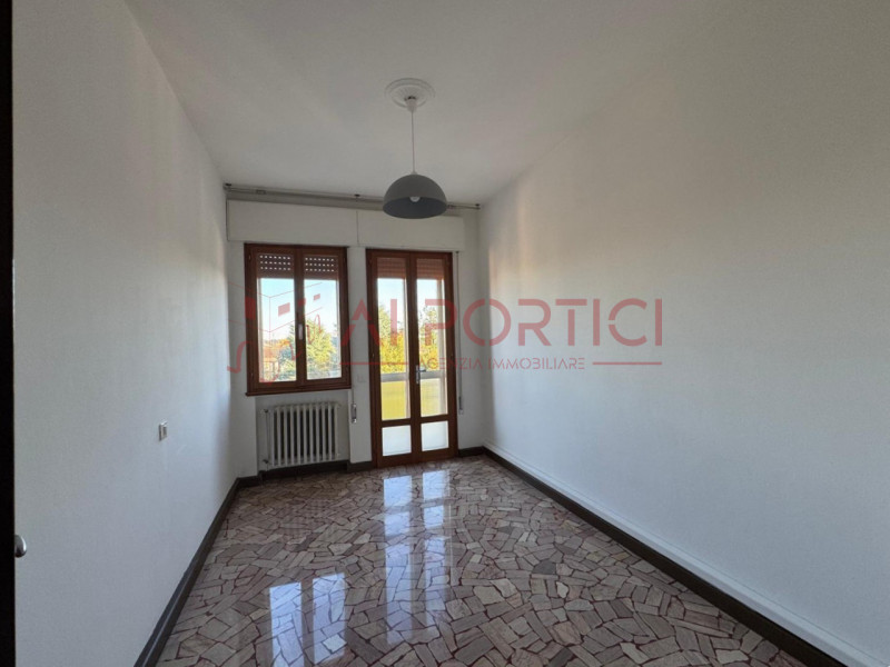 PIOVE DI SACCO – Splendida soluzione abitativa di buone dimensioni, a due passi dal centro del pa...