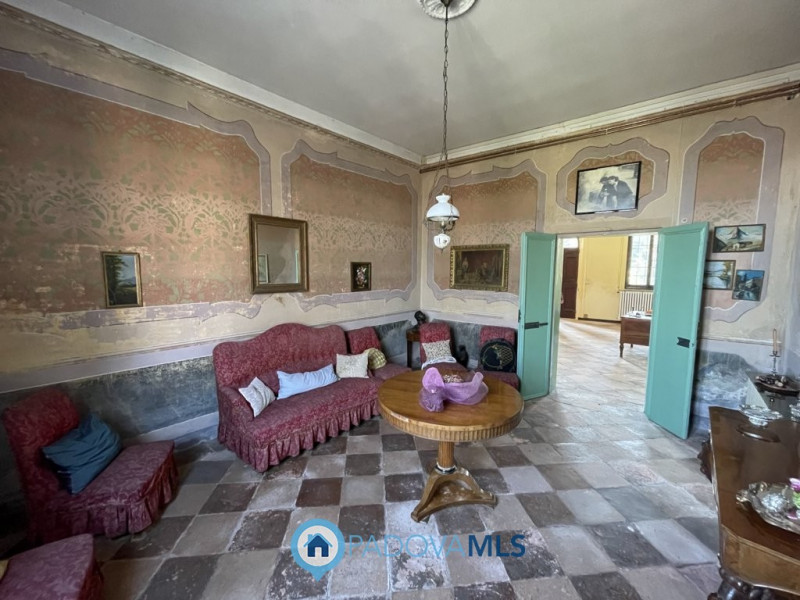 Immobile in esclusiva al Gruppo Padova MLS

CARTURA proponiamo in vendita una suggestiva unità im...