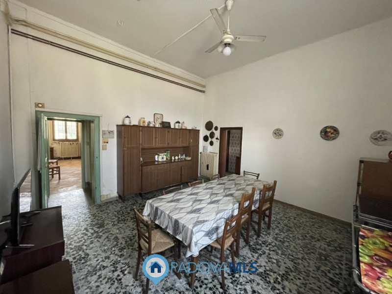 Immobile in esclusiva al Gruppo Padova MLS

CARTURA proponiamo in vendita una suggestiva unità im...