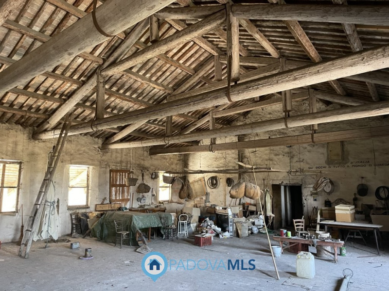 Immobile in esclusiva al Gruppo Padova MLS

CARTURA proponiamo in vendita una suggestiva unità im...