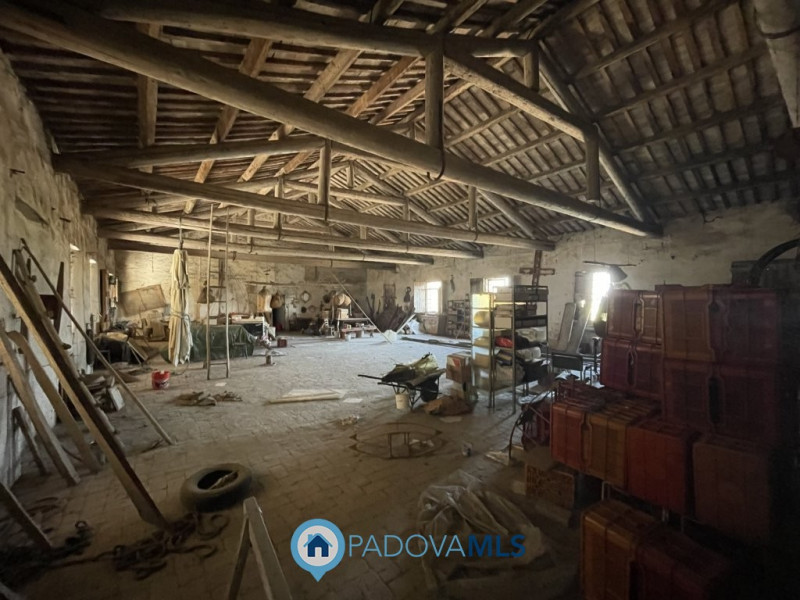 Immobile in esclusiva al Gruppo Padova MLS

CARTURA proponiamo in vendita una suggestiva unità im...