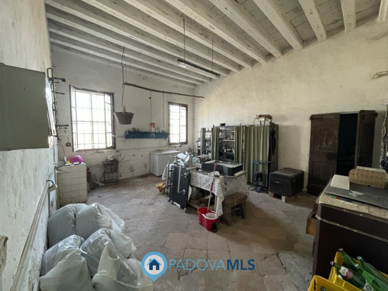 Immobile in esclusiva al Gruppo Padova MLS

CARTURA proponiamo in vendita una suggestiva unità im...