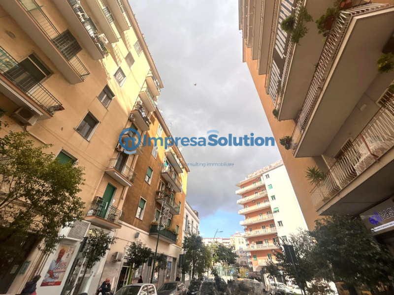 Napoli Affitto Negozio