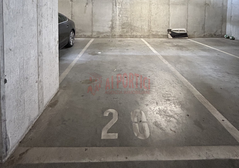 PIOVE DI SACCO centro storico – Disponibili 3 POSTI AUTO COPERTI siti in autorimessa al piano int...