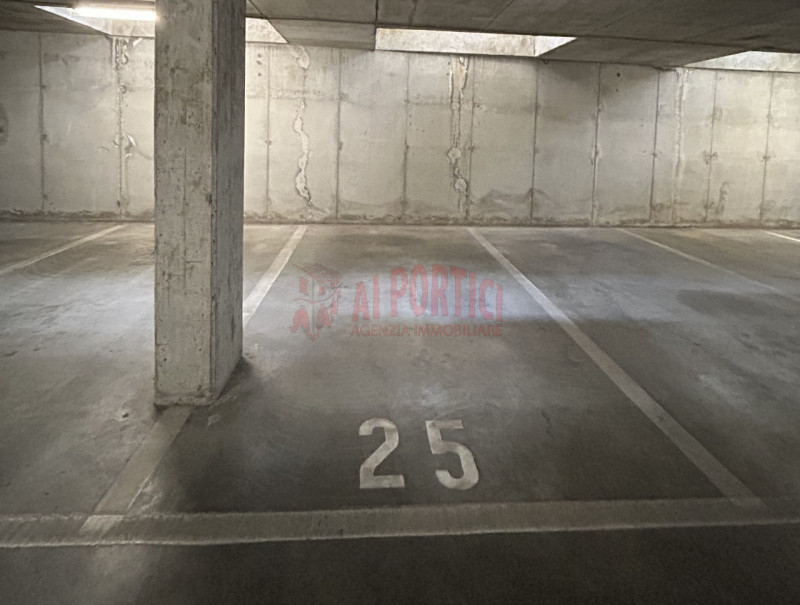 PIOVE DI SACCO centro storico – Disponibili 3 POSTI AUTO COPERTI siti in autorimessa al piano int...