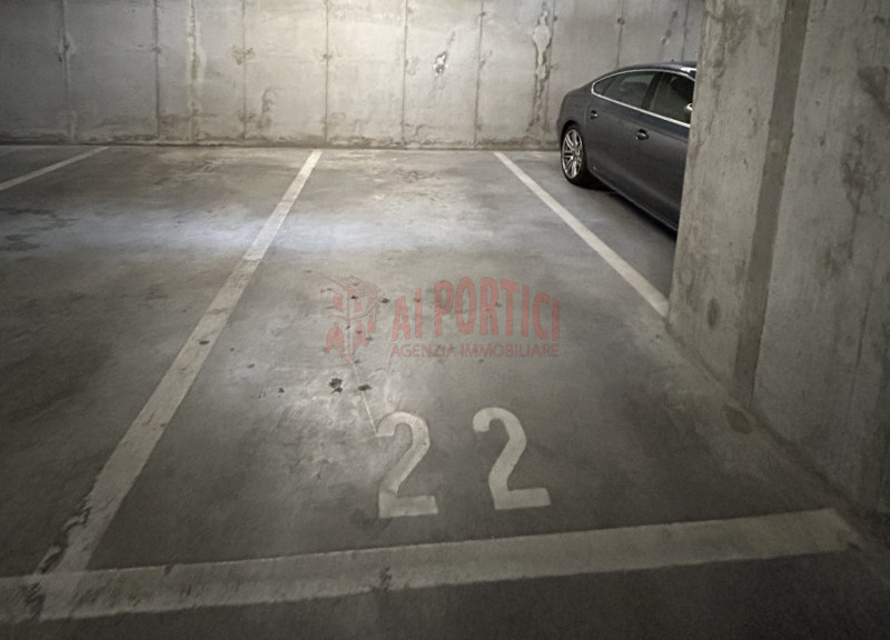 PIOVE DI SACCO centro storico – Disponibili 3 POSTI AUTO COPERTI siti in autorimessa al piano int...