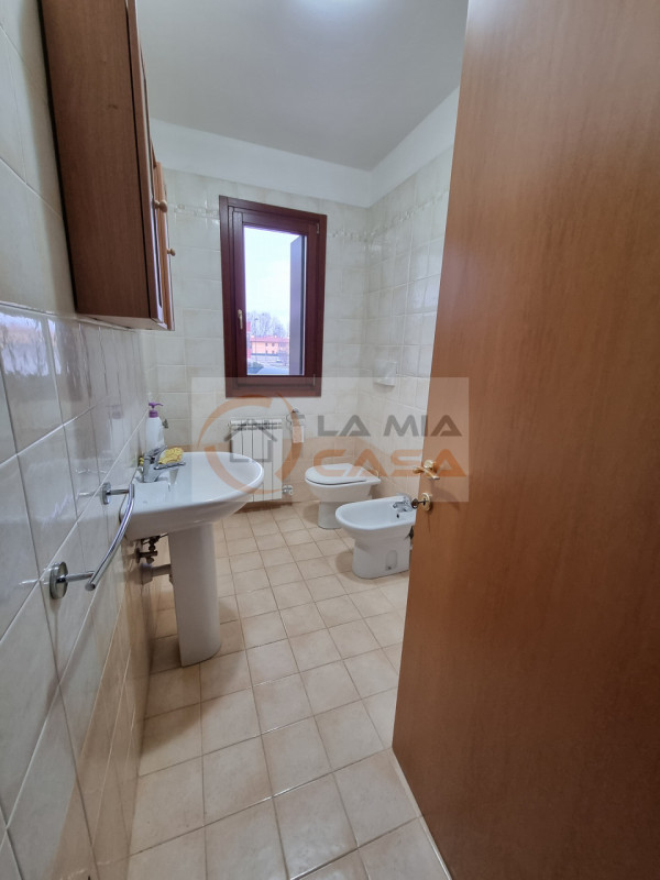 PIOVE DI SACCO - RICHIESTE REFERENZE E CONTRATTO DI LAVORO A TEMPO INDETERMINATO. SI PREGA DI INV...