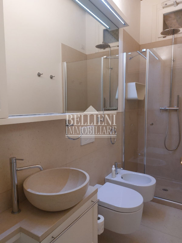 ZONA SANTI APOSTOLI - In elegante contesto residenziale, proponiamo splendido appartamento di 55 ...