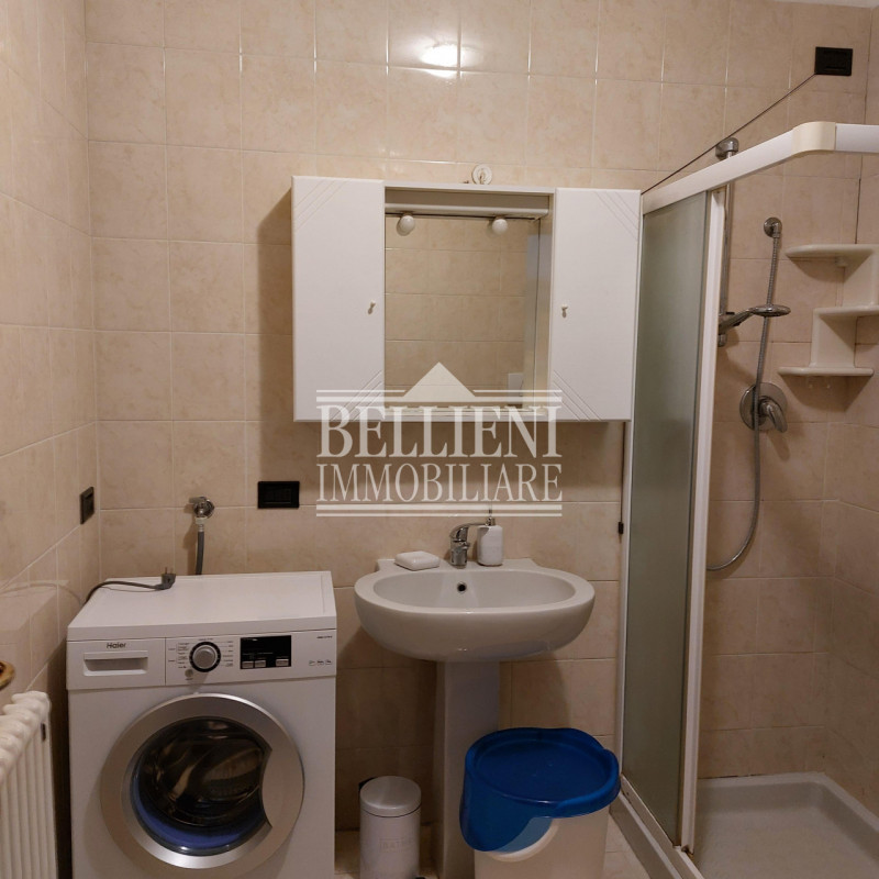 ZONA BANCHE: Grazioso mini appartamento composto da ingresso su soggiorno con angolo cottura, spa...