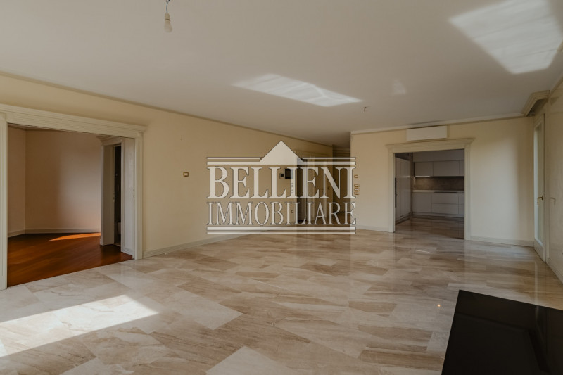 CORSO FOGAZZARO - In un elegante e nuovissimo contesto residenziale di pregio, proponiamo in loca...