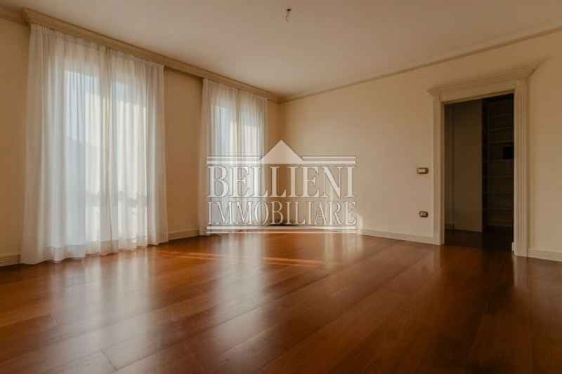 CORSO FOGAZZARO - In un elegante e nuovissimo contesto residenziale di pregio, proponiamo in loca...