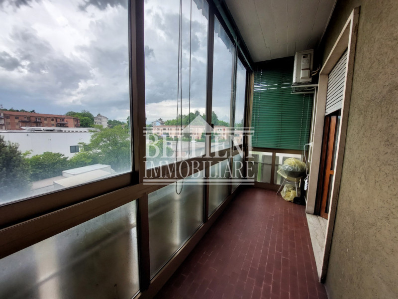 VILLAGGIO DEL SOLE - In contesto tranquillo e lontano dal traffico, proponiamo in locazione un am...