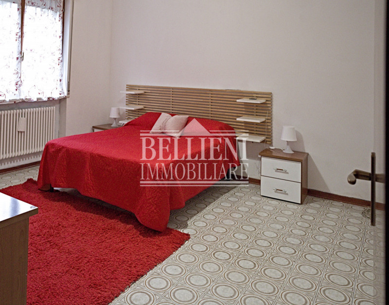 VILLAGGIO DEL SOLE - In contesto tranquillo e lontano dal traffico, proponiamo in locazione un am...