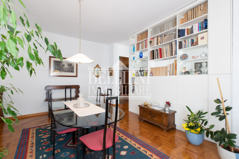 PIAZZALE BOLOGNA- A due passi dalla stazione e da Piazza Castello, ampio appartamento tricamere d...